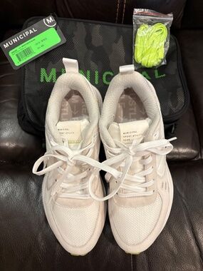 MUNICIPAL Origin M Float White/Lime Sneakers Women’s 9/9.5 Excellent Condition
